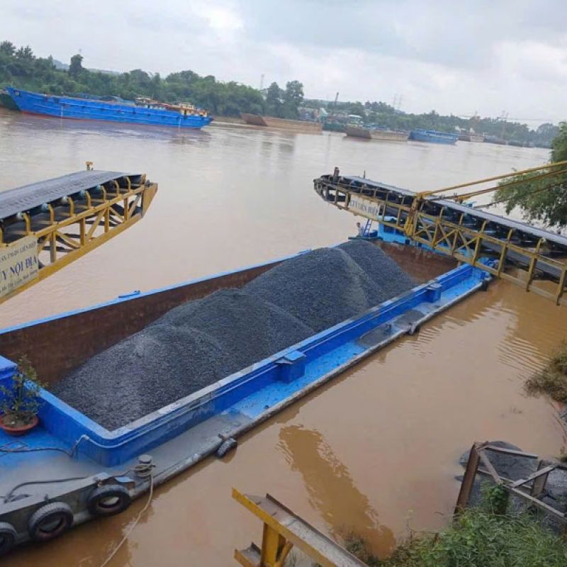 Sà lan - Đá xây dựng